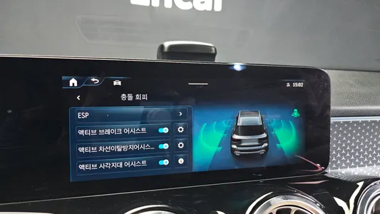 Mercedes-Benz GLB-Class X247 GLB200 d 2024 15