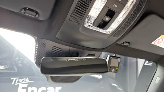 Mercedes-Benz GLB-Class X247 GLB200 d 2024 18