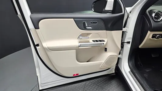 Mercedes-Benz GLB-Class X247 GLB200 d 2024 24