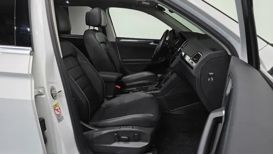 Volkswagen 2 2.0 TDI 2020 26
