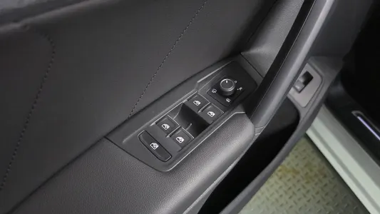Volkswagen 2 2.0 TDI 2020 29
