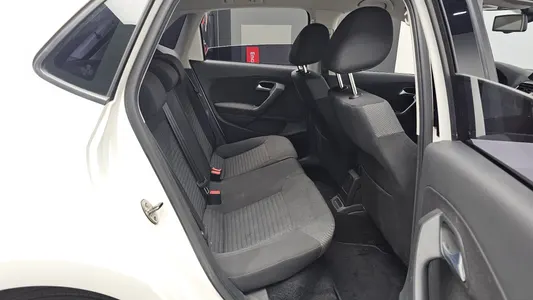 Volkswagen 폴로 1.6 TDI R-Line 2013 11