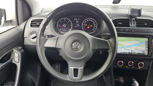 Volkswagen 폴로 1.6 TDI R-Line 2013 12