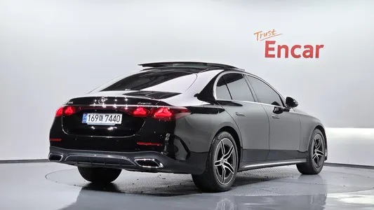 Mercedes-Benz E-Class W214 E300 4MATIC AMG Line 2024