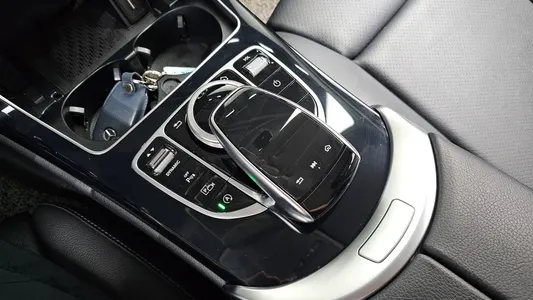 Mercedes-Benz C-Class W205 C200 2020 18