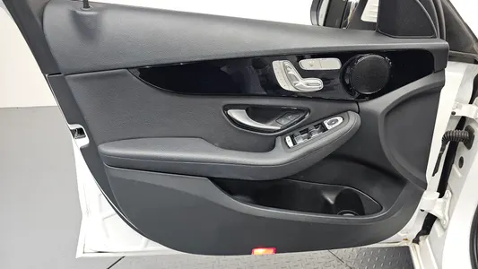Mercedes-Benz C-Class W205 C200 2020 24