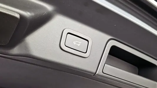Land Rover 레인지로버 벨라 2.0 D240 SE 2018 18