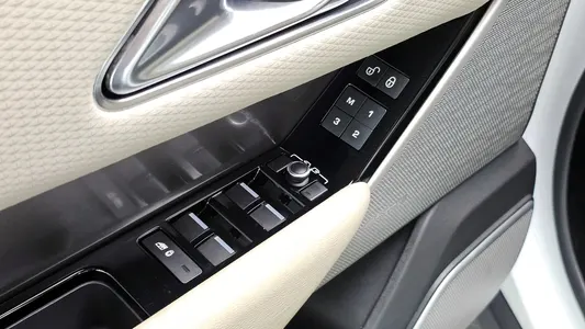 Land Rover 레인지로버 벨라 2.0 D240 SE 2018 19