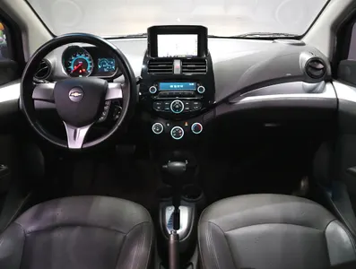 Chevrolet Spark LT 2013 5