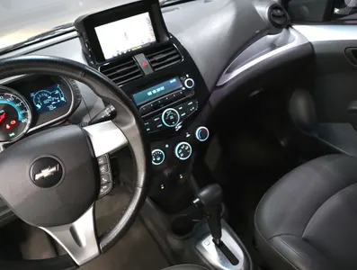 Chevrolet Spark LT 2013 11