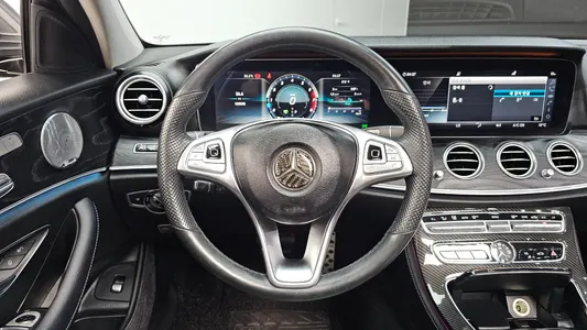 Mercedes-Benz E-Class W213 E300 4MATIC 2017 13
