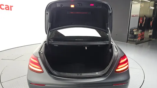 Mercedes-Benz E-Class W213 E300 4MATIC 2017 34