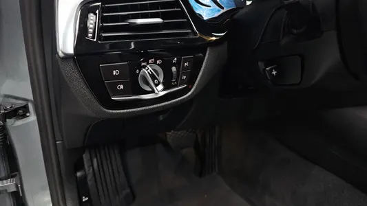 BMW 5 Series (G30) 520i 2018 17