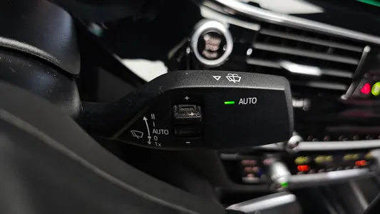 BMW 5 Series (G30) 520i 2018 31