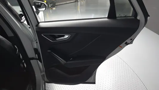 Audi Q2 35 TDI 2023 25