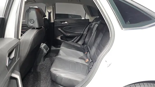 Volkswagen 7 1.5 TSI 2022 26