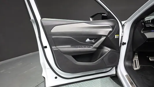 Peugeot 408 1.2 Pure Tech GT 2024 24