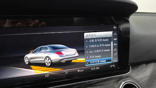 Mercedes-Benz E-Class W213 E200 2018 16