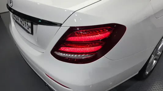Mercedes-Benz E-Class W213 E200 2018 23