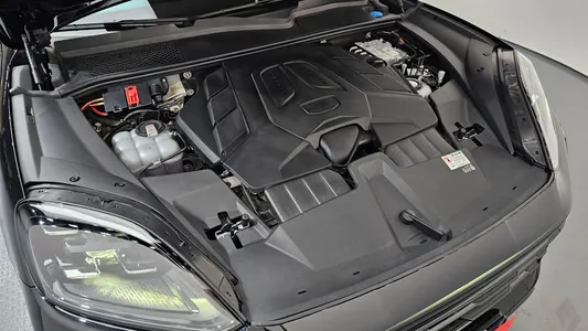 Porsche (PO536) 3.0 E- 2024 6