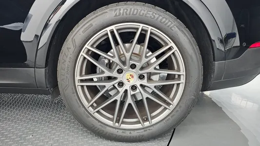 Porsche (PO536) 3.0 E- 2024 21