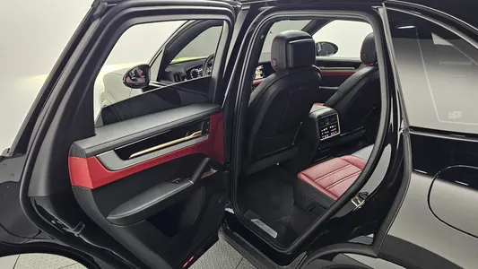 Porsche (PO536) 3.0 E- 2024 29