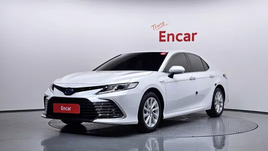 Toyota (XV70) 2.5 LE 2023