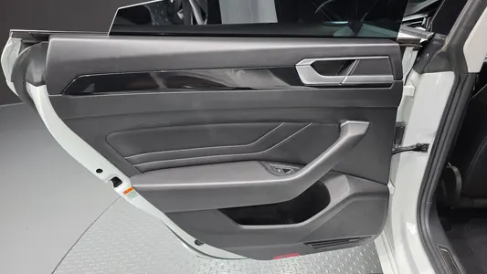Volkswagen 아테온 2.0 TDI 2022 25