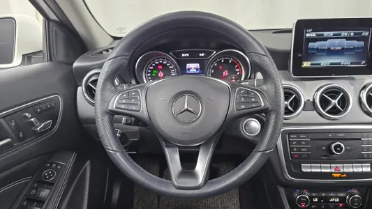 Mercedes-Benz GLA-Class X156 GLA220 2018 12