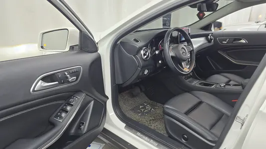Mercedes-Benz GLA-Class X156 GLA220 2018 10