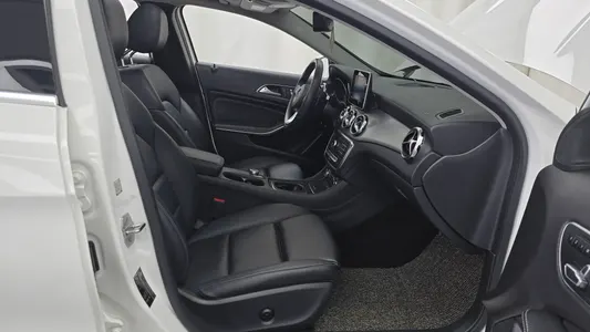 Mercedes-Benz GLA-Class X156 GLA220 2018 26