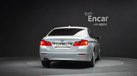 BMW 5 Series (F10) 520d xDrive 2013 4