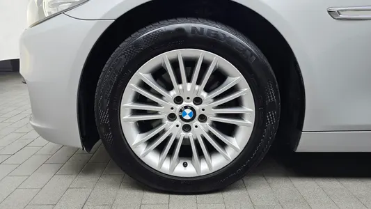 BMW 5 Series (F10) 520d xDrive 2013 5