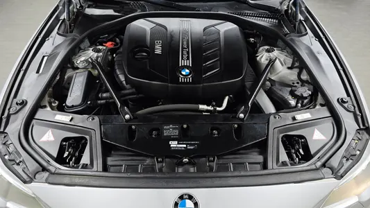 BMW 5 Series (F10) 520d xDrive 2013 6