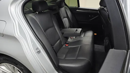 BMW 5 Series (F10) 520d xDrive 2013 11