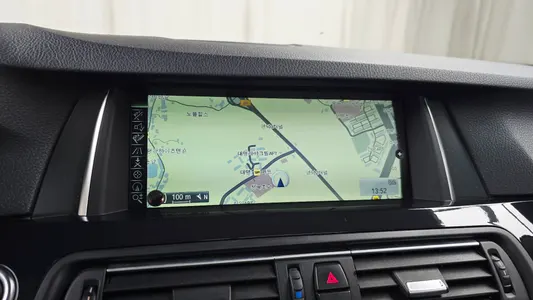 BMW 5 Series (F10) 520d xDrive 2013 13