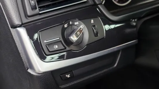 BMW 5 Series (F10) 520d xDrive 2013 19