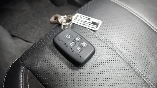 Land Rover 레인지로버 벨라 3.0 P380 R- SE 2018 16