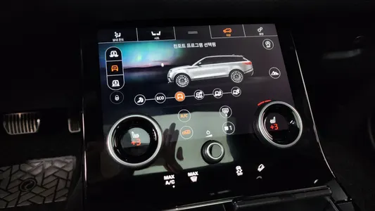 Land Rover 레인지로버 벨라 3.0 P380 R- SE 2018 32