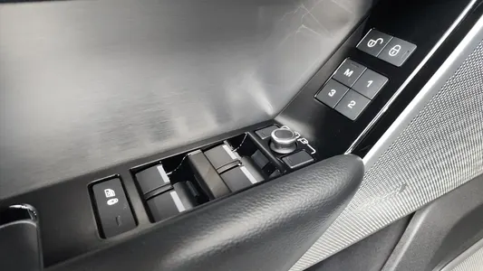 Land Rover 레인지로버 벨라 3.0 P380 R- SE 2018 38