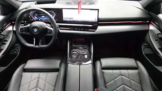 BMW 5 Series (G60) 520i M 2024 7