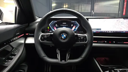 BMW 5 Series (G60) 520i M 2024 13