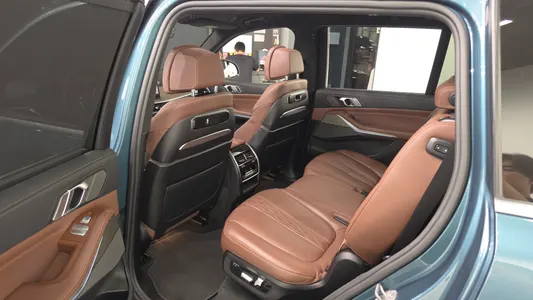 BMW X7 (G07) xDrive 40i 7 2023 26
