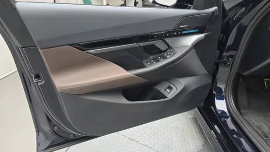 BMW 5 Series (G60) 520i M 2023 24