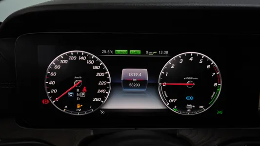 Mercedes-Benz E-Class W213 E300e 2019 8