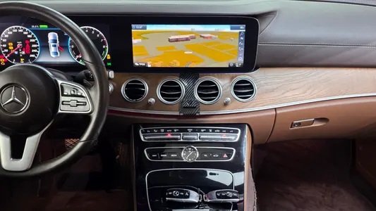Mercedes-Benz E-Class W213 E300e 2019 14