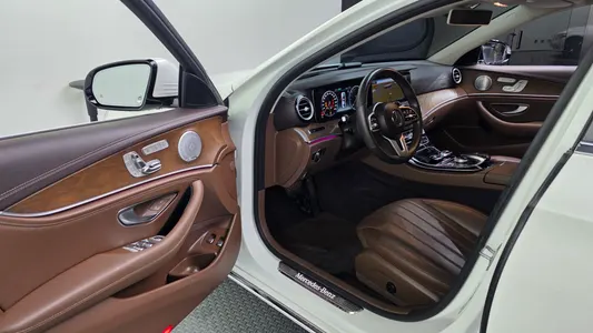 Mercedes-Benz E-Class W213 E300e 2019 10