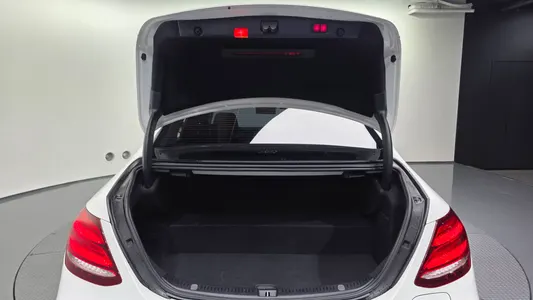 Mercedes-Benz E-Class W213 E300e 2019 20