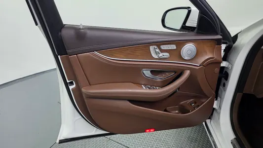 Mercedes-Benz E-Class W213 E300e 2019 24