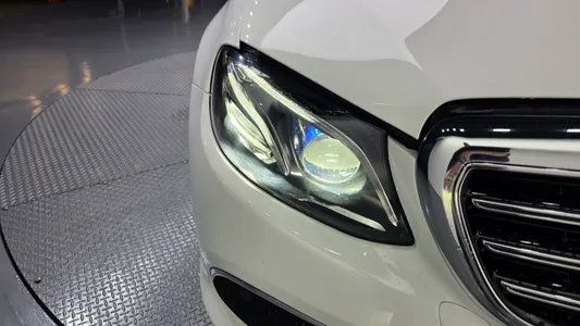 Mercedes-Benz E-Class W213 E300e 2019 22